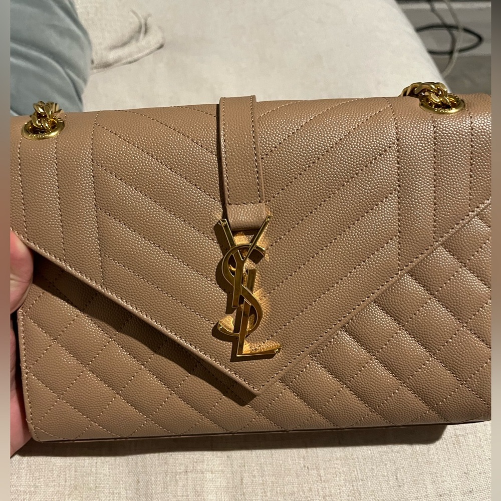 Saint Laurent - YSL Envelope Medium quilted texture crossbody bag